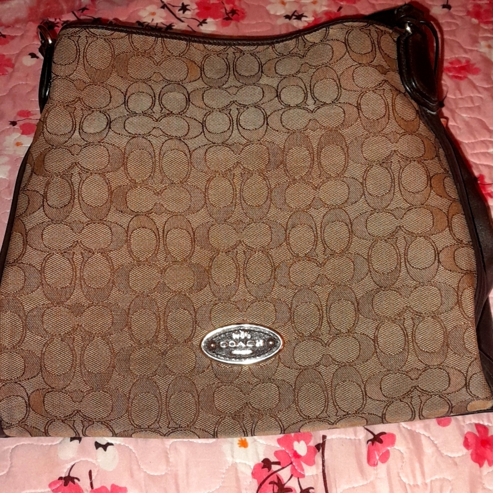 COACH Signature Edie 31 Shoulder Bag Li/Khaki/Brown One Size